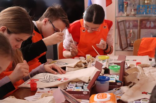 29 января в школе-интернате №38 г. Ростов-на-Дону, прошел мастер-класс в рамках патриотической арт-студии «Нюанс».